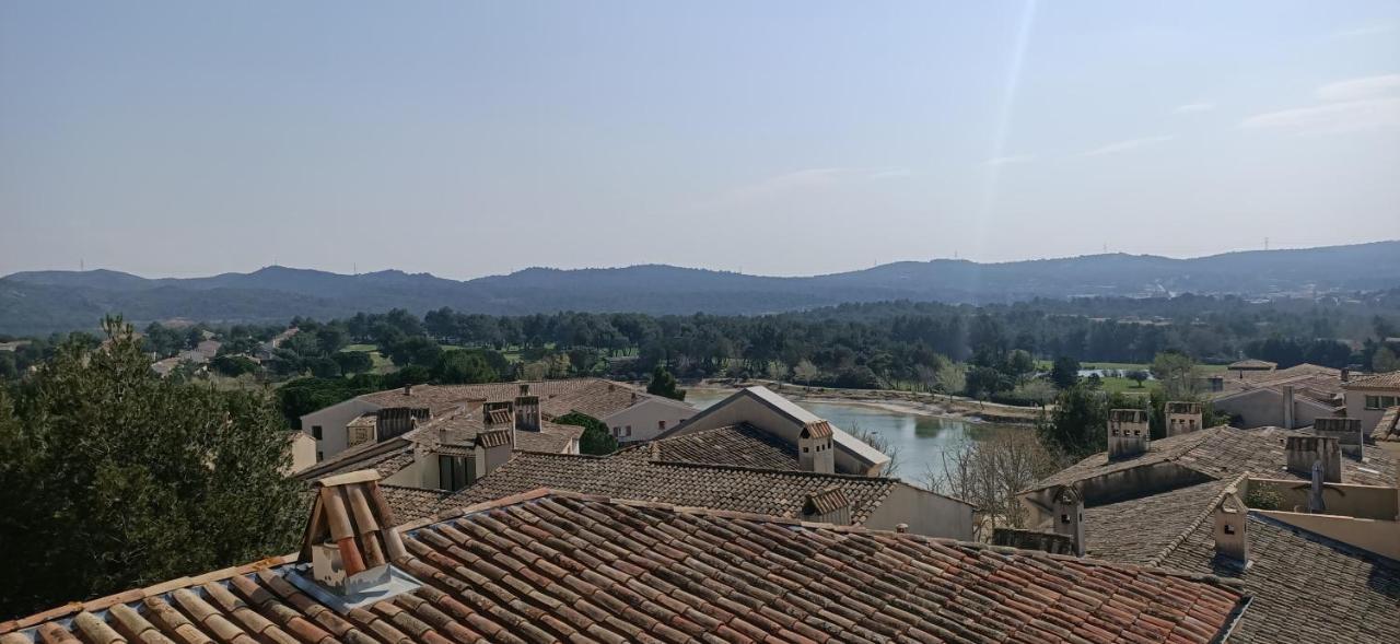 Charmant T2 Climatise Avec Belle Vue , Golf De Pont-Royal Mallemort Exterior photo