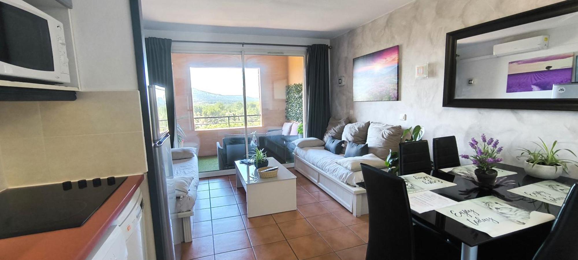 Charmant T2 Climatise Avec Belle Vue , Golf De Pont-Royal Mallemort Exterior photo