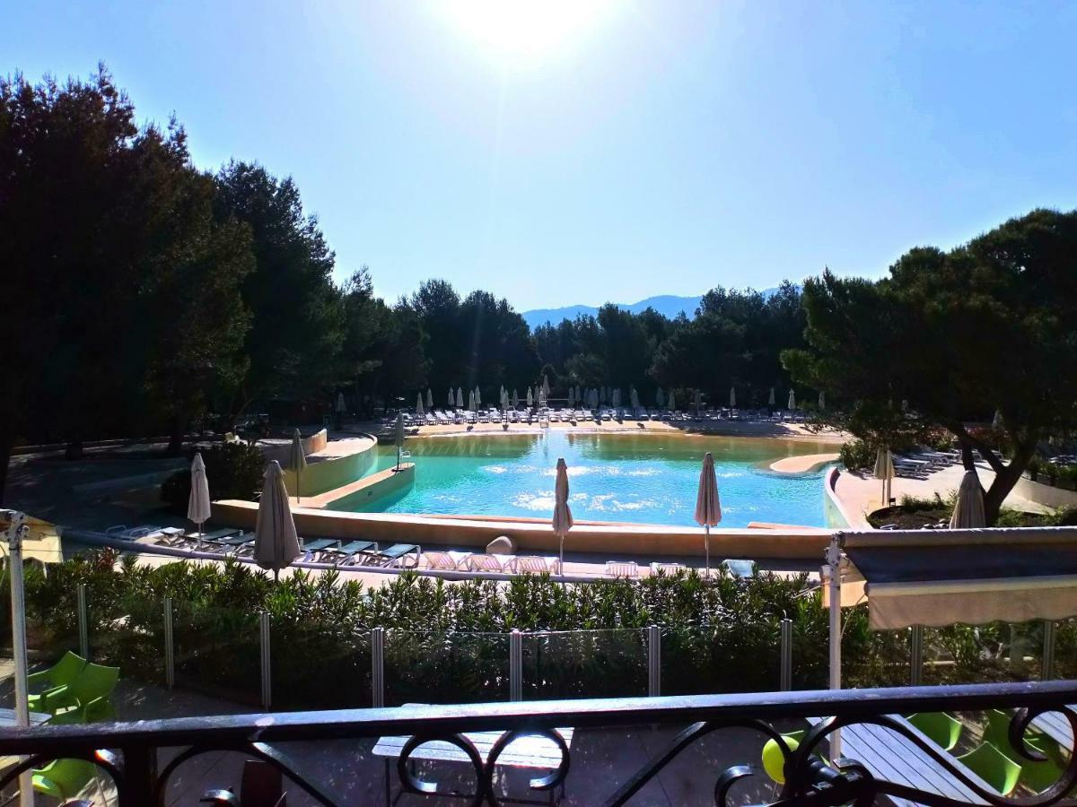 Charmant T2 Climatise Avec Belle Vue , Golf De Pont-Royal Mallemort Exterior photo