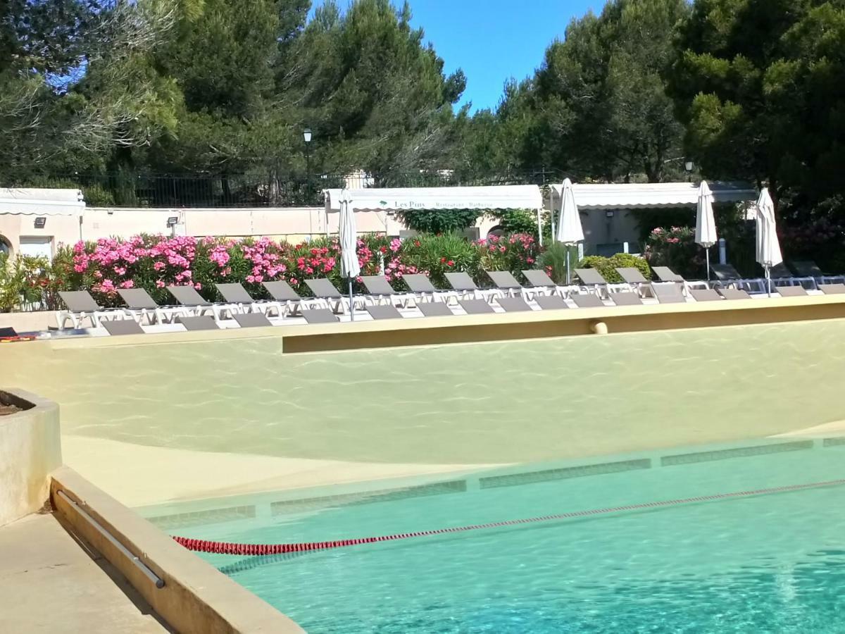 Charmant T2 Climatise Avec Belle Vue , Golf De Pont-Royal Mallemort Exterior photo